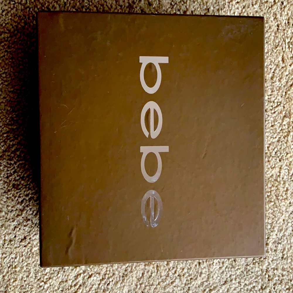 Bene olive and black stilettos. Store sample